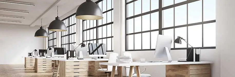 Moderne LED-Beleuchtung im Büro